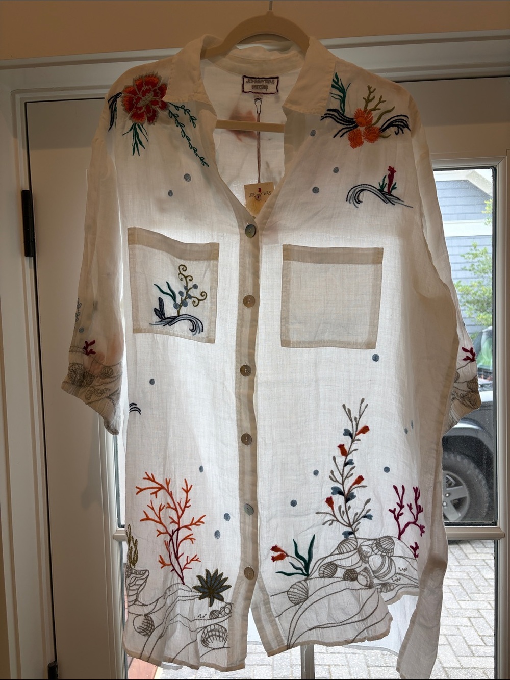 NWT Johnny Was White Linen Button-Down Shirt with Multicolor Embroidery Size L